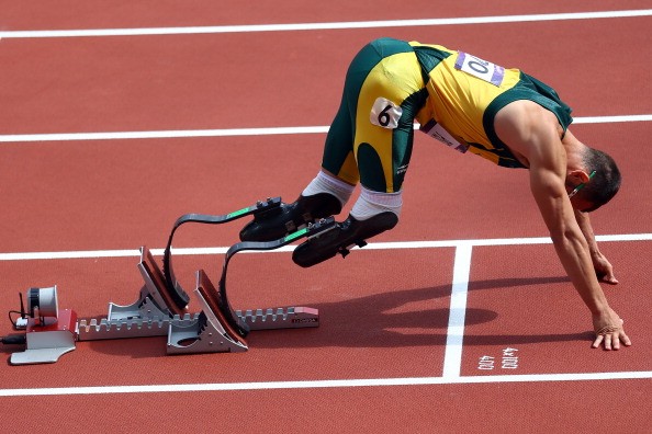 Oscar Pistorius bị khuyết tật từ rất nhỏ, nhưng với ý chí kiên cường cùng với niềm đam mê thể thao, anh đã giành 4 HCV ở Paralympic năm 2004 và 2008. Tuy nhiên, anh không muốn dừng lại ở đó. Pistorius muốn được tranh tài ở Thế vận hội cùng các VĐV bình thường khác. Và anh đã phần nào thực hiện được ước mơ của mình khi được tranh tài ở 2 nội dung chạy của Olympic 2012 là 400m và 400m tiếp sức nam.